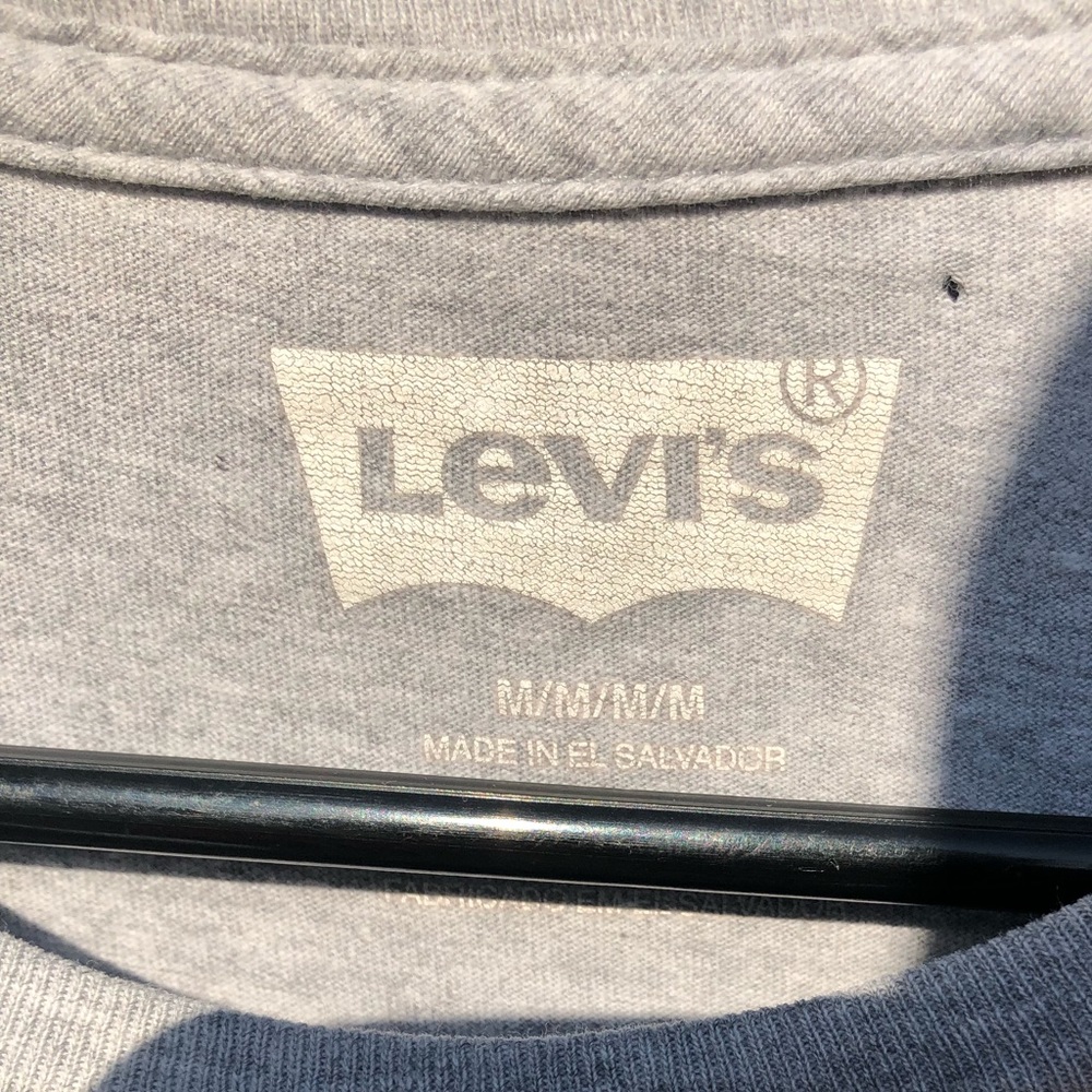 Levi pattern graphic tee - Picture 2 of 3
